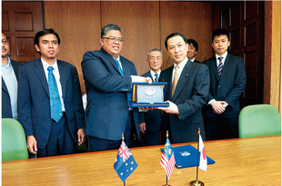与马来西亚玻璃市大学达成共同研究的协议